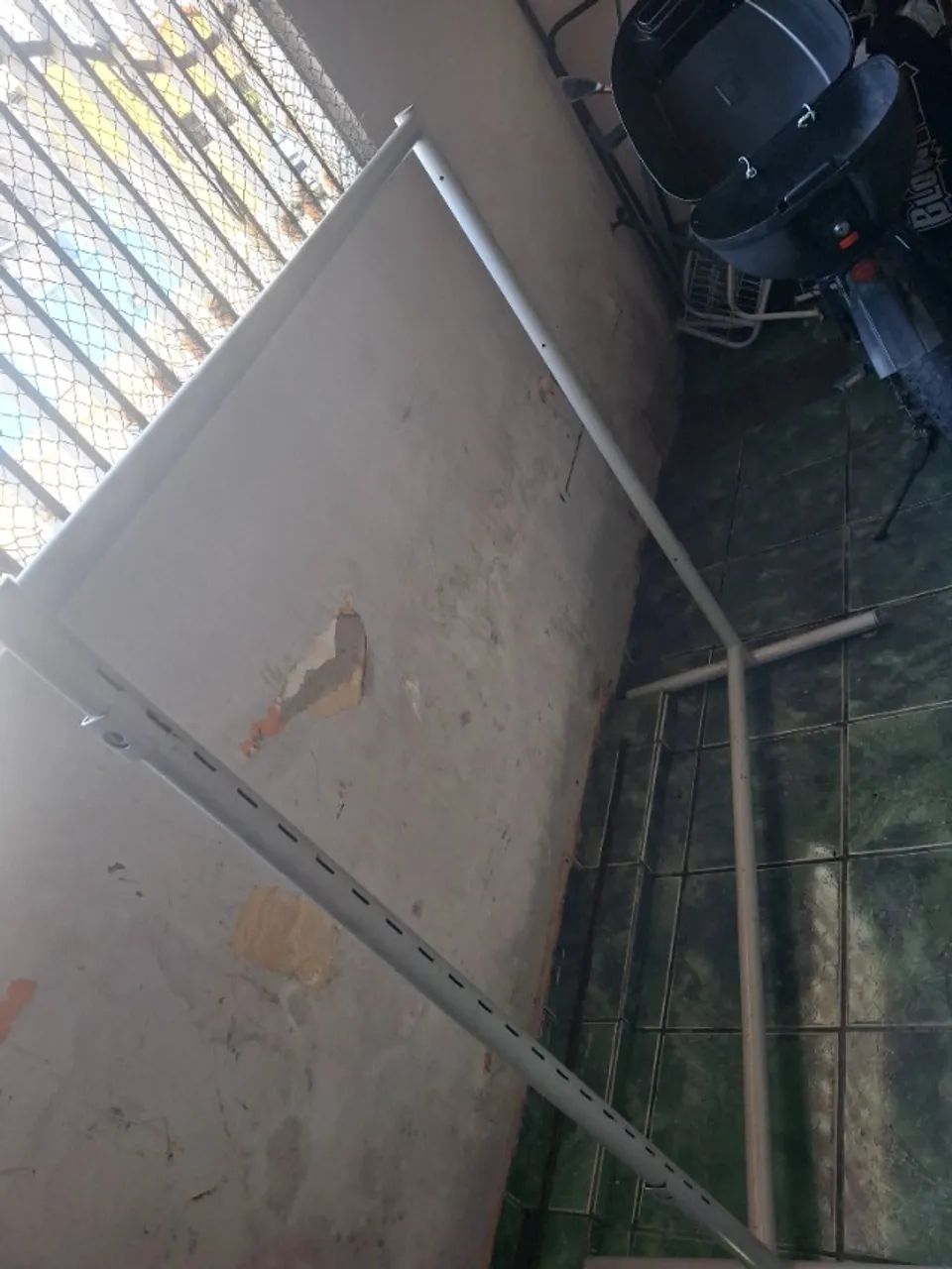 Arara de chão pra roupa( ferro)