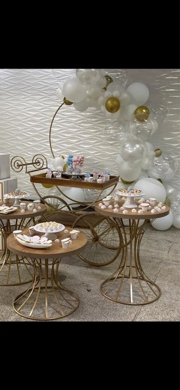 Aluguel de kit para festas com mesas, carrinho e arco para balões  - Foto 2