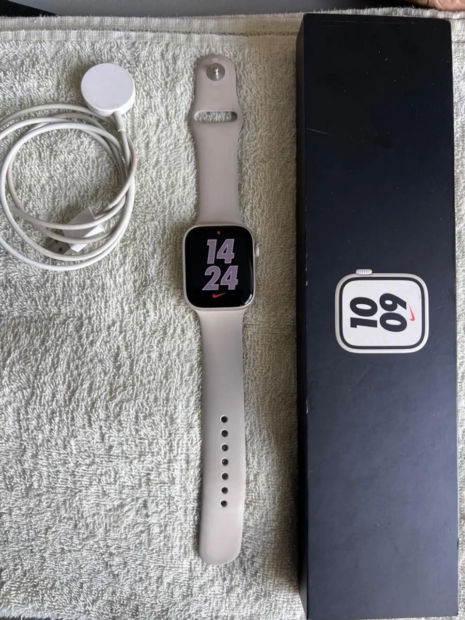 Apple Watch Series 7 Nike