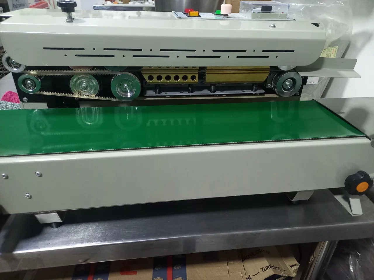 Seladora Contínua Automática para Embalagens