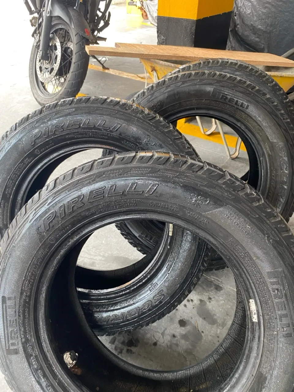 Jogo de Pneus Pirelli Scorpion 205/65R15