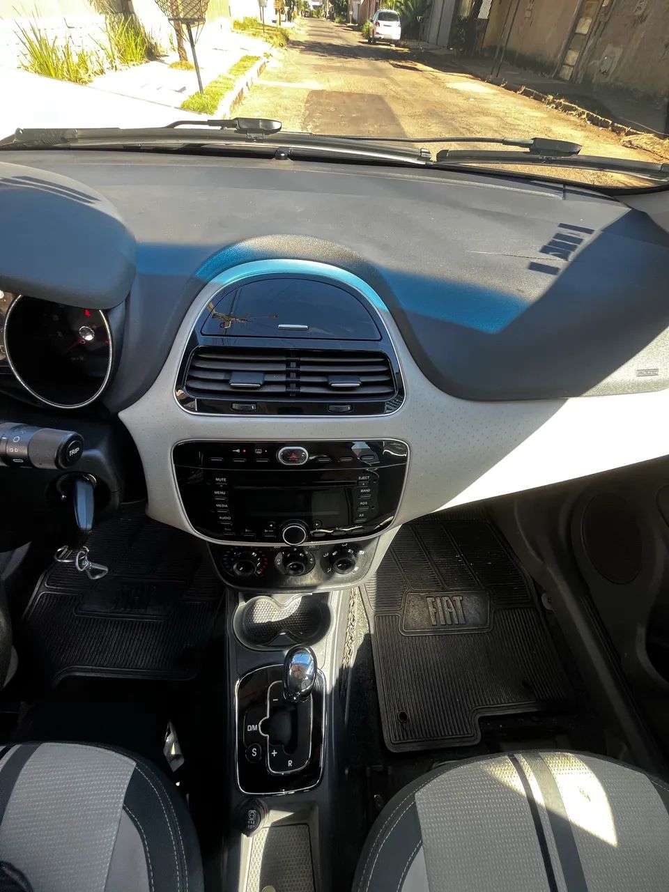 Fiat Punto Essence 1.6 Flex 16V 5P 2013 - Foto 5
