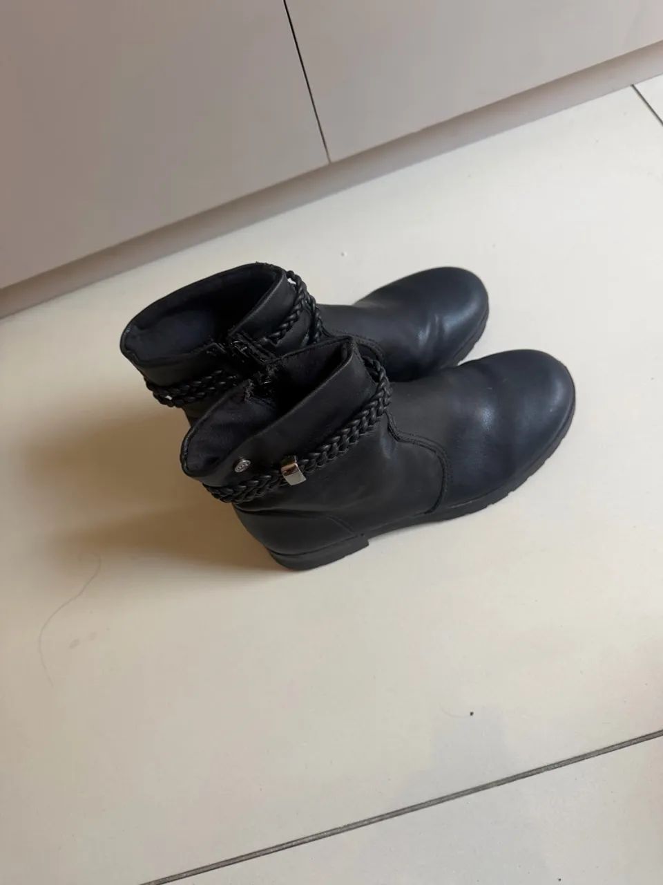 Bota preta tamanho 32 - Foto 4