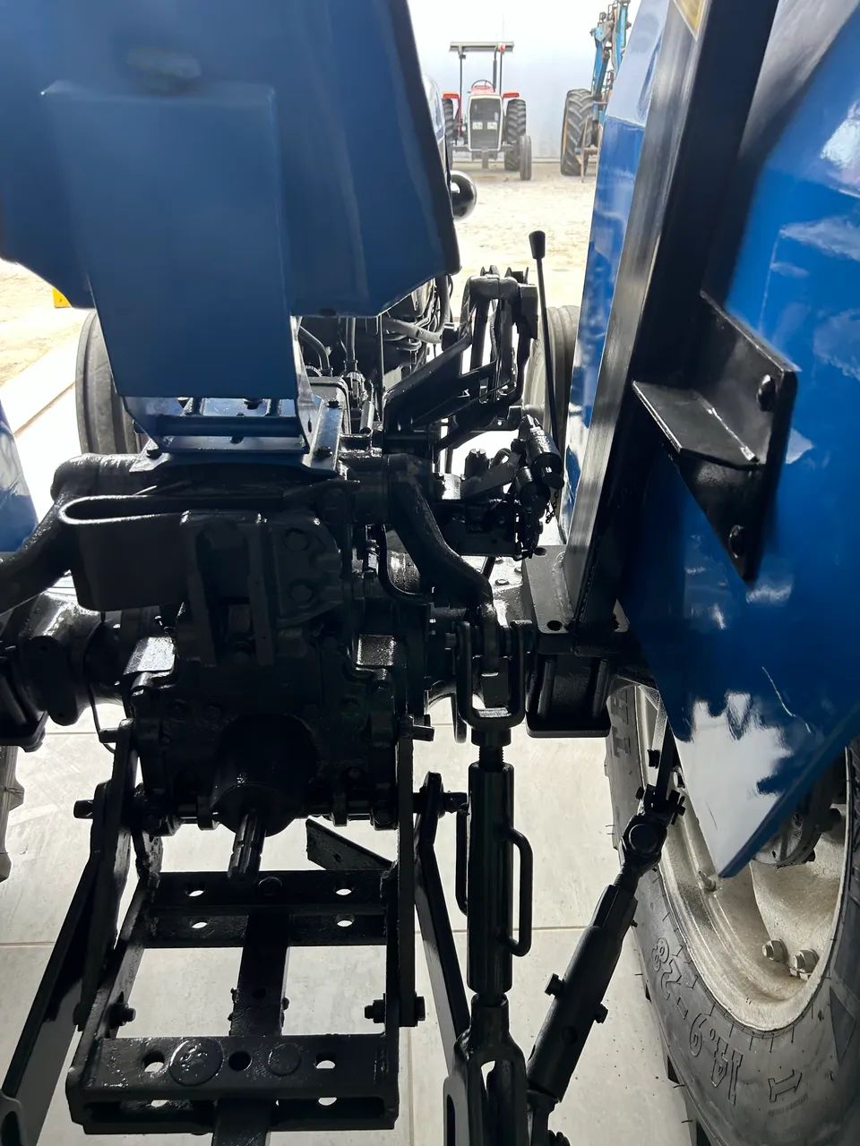 Trator Ford 4x2 3030 - Foto 3