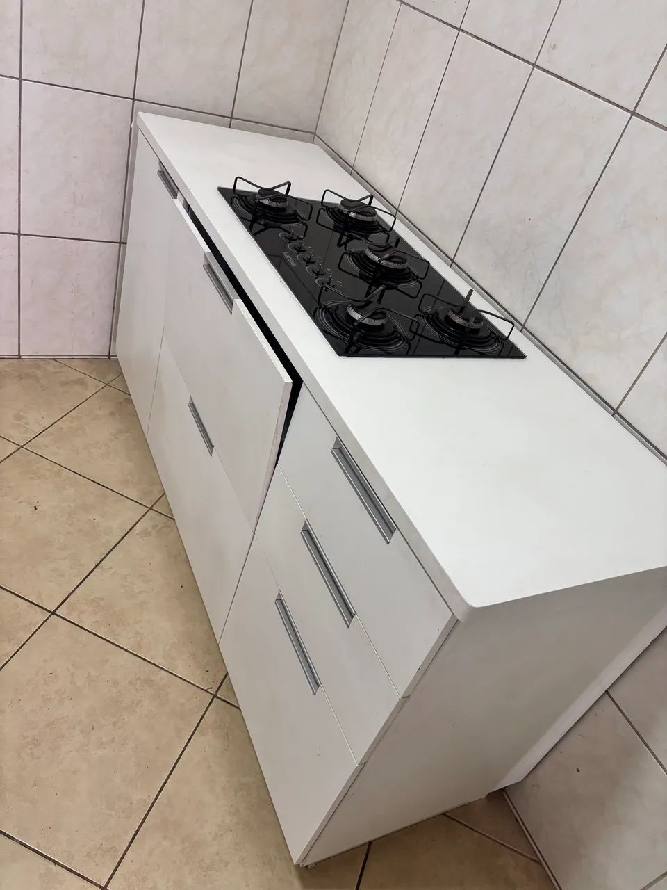 Móvel planejado com fogão 