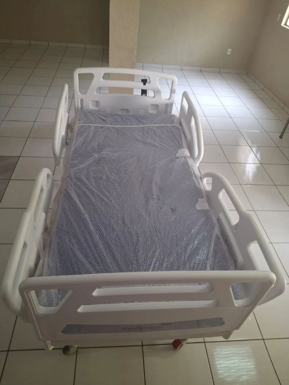 CAMA HOSPITALAR MOTORIZADA 