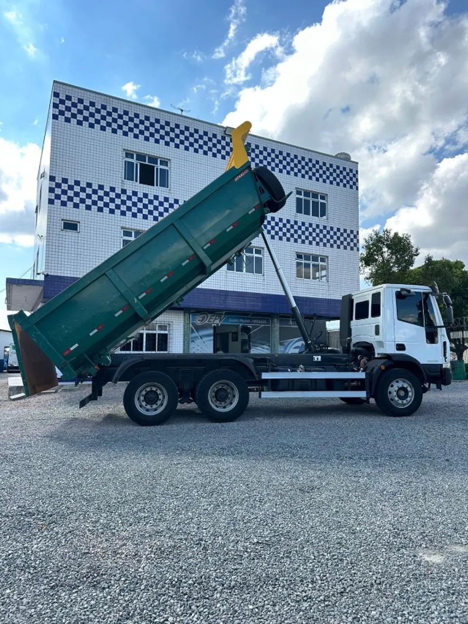 Iveco tector 260e30 6x4 - 2023 - Foto 7