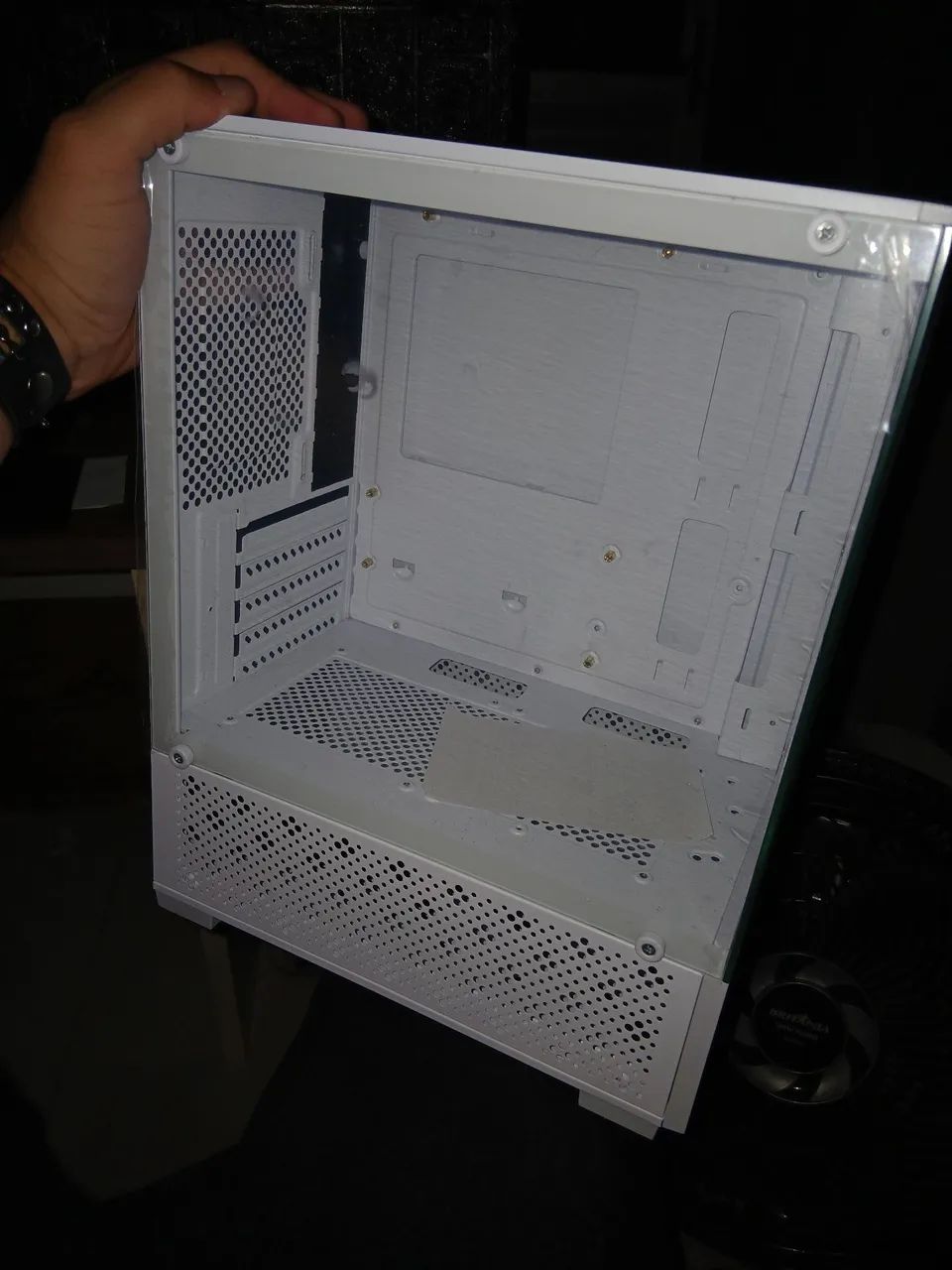 Gabinete gamer branco