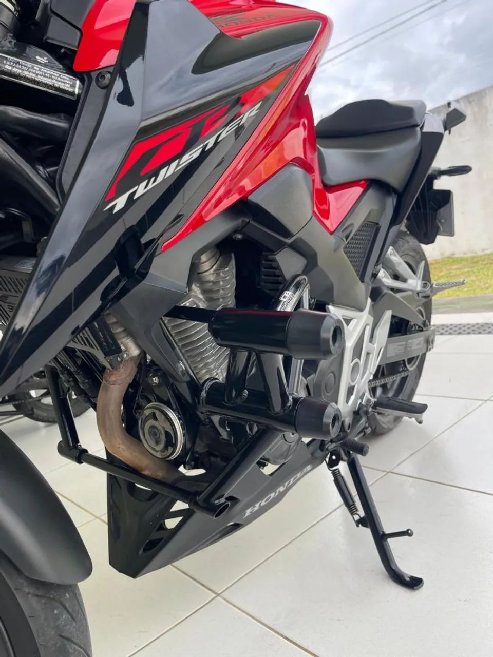 Moto CB twister 300f com abs - Foto 5