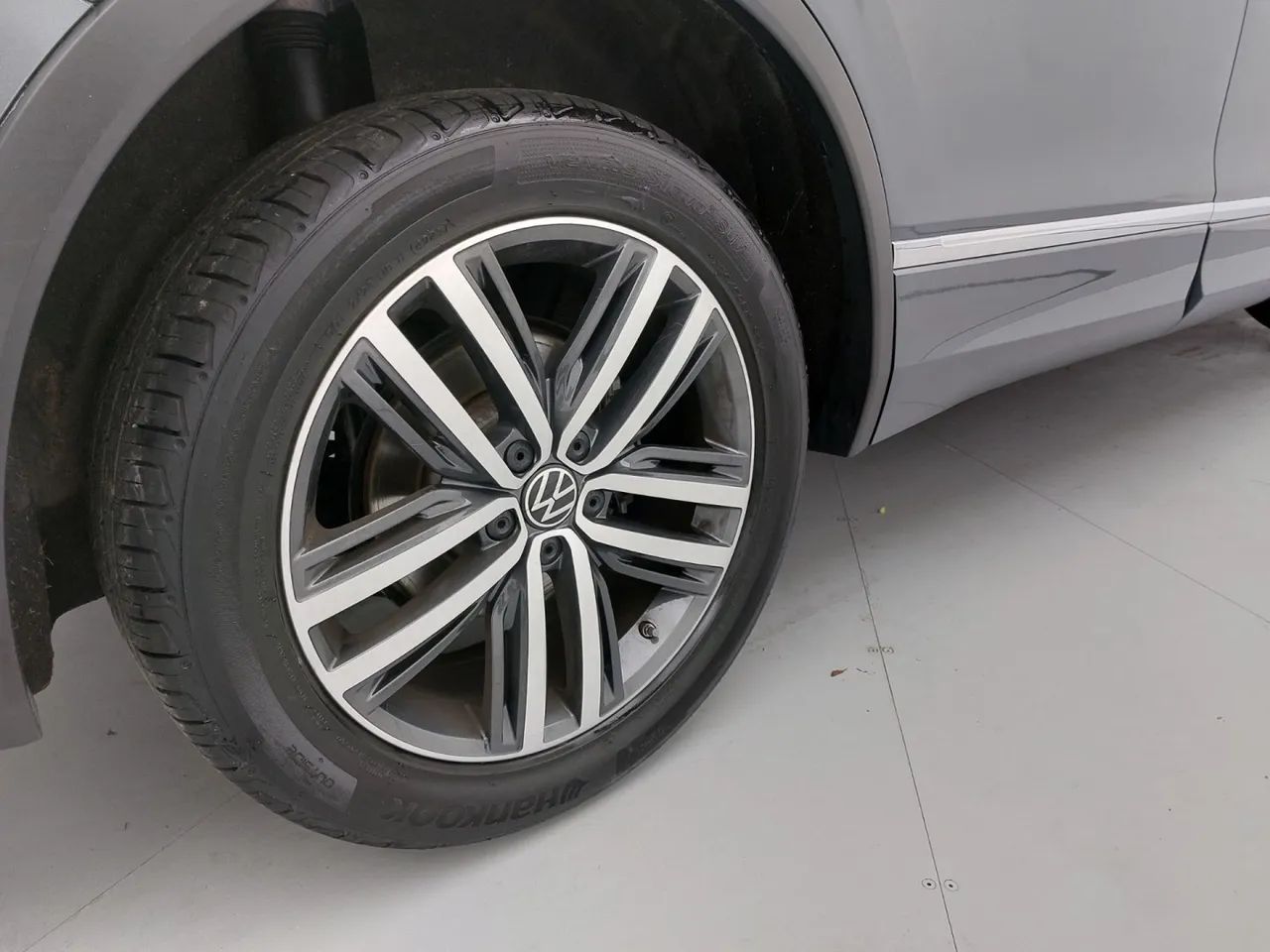 Volkswagen Tiguan Allspac R-Line 300 TSI 2.0, foto 14 de 18