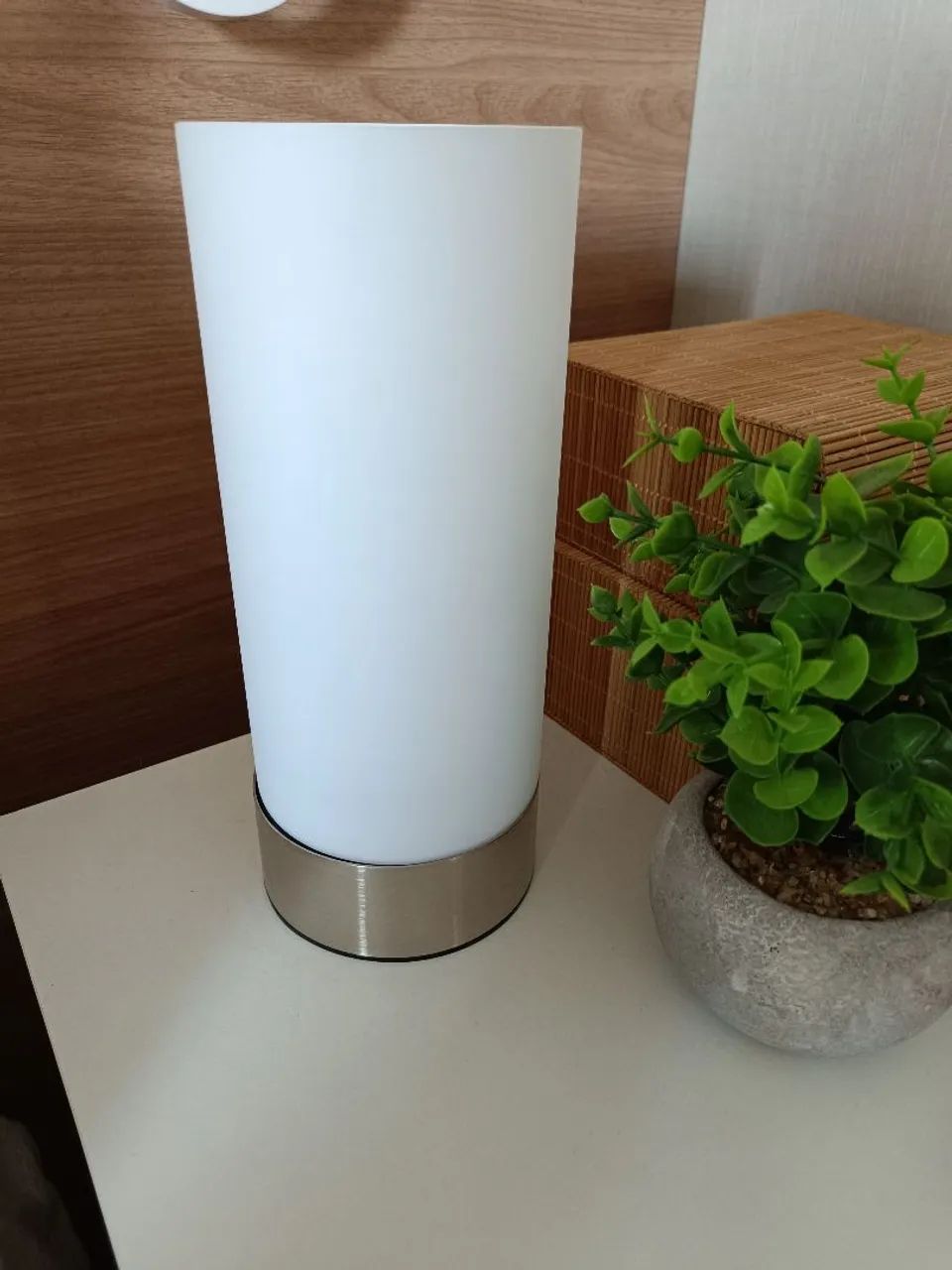 Abajur cilíndrico com acendimento ao toque - Foto 4
