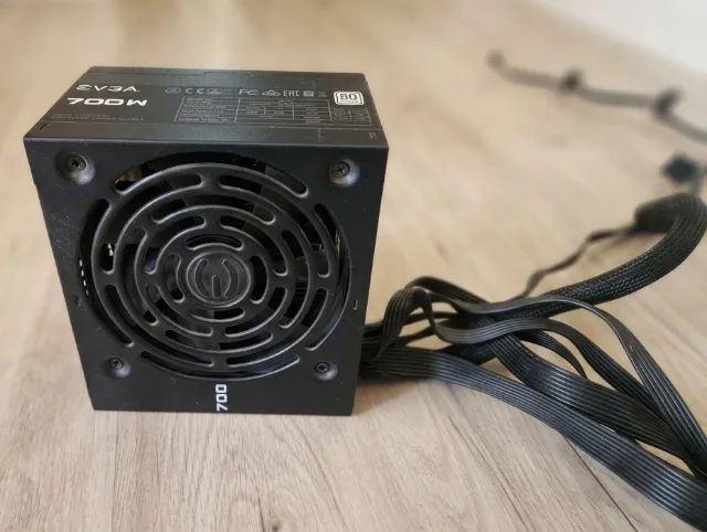 Fonte EVGA 700W ATX 80 Plus Standard - Foto 3