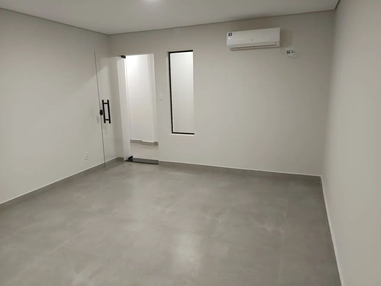 //Alugo Salas comercias climatizadas na Praça 14 - Foto 5
