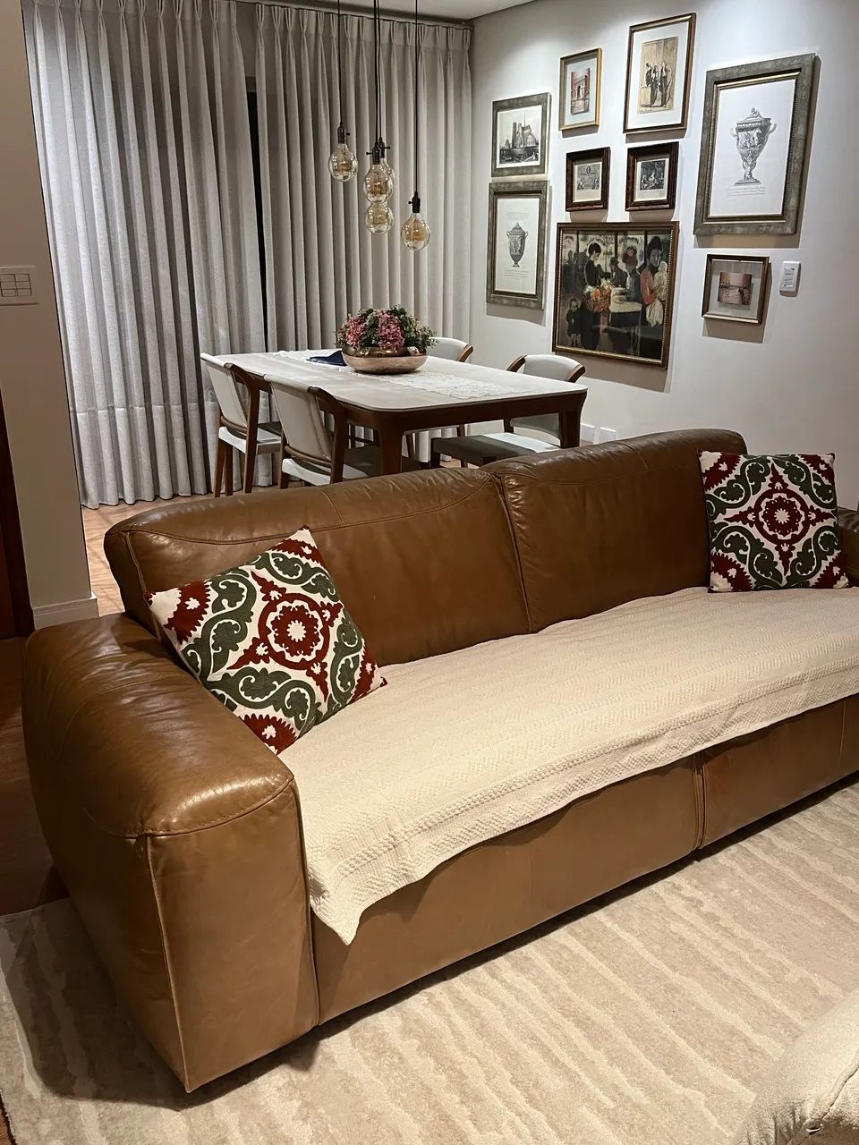 Lindo sofá de couro - Foto 2