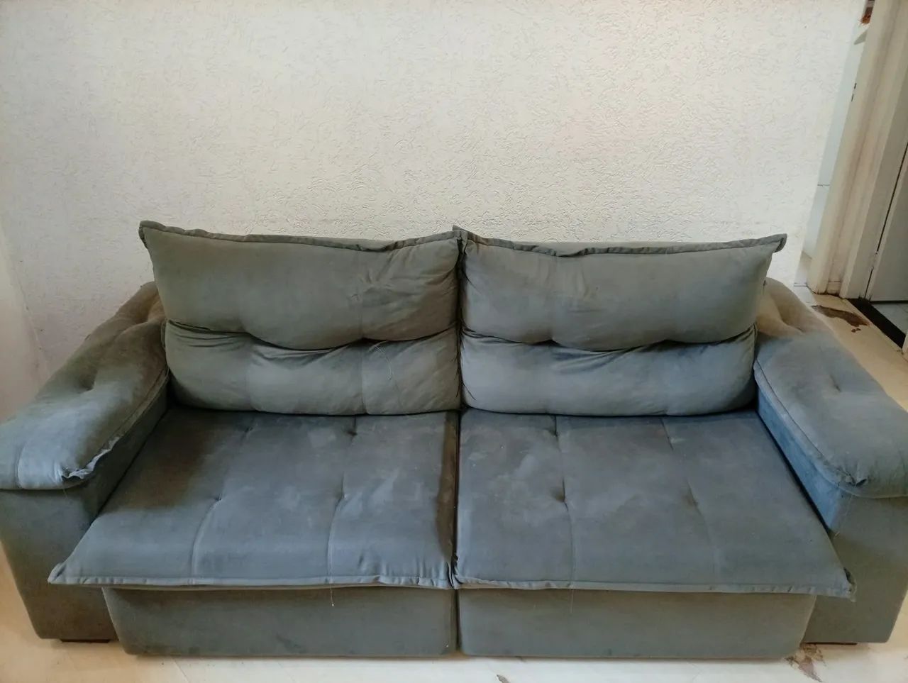 Sofá 2,30 Móveis Pieta - Cinza chumbo - Foto 3