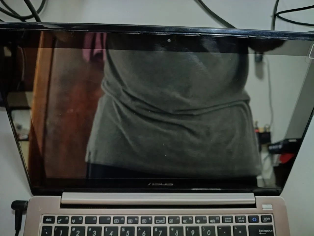 NOTEBOOK ASUS I3 VIVOBOOK COM DEFEITO - NÃO FUNCIONA - Foto 5