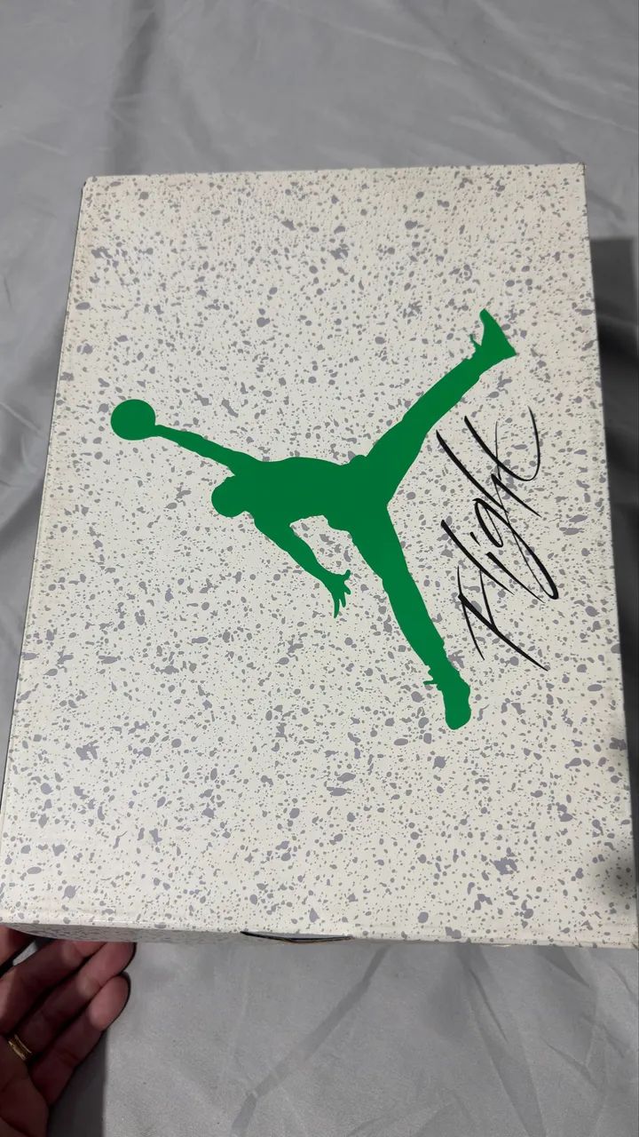 Tênis Nike jordan 4 RM 