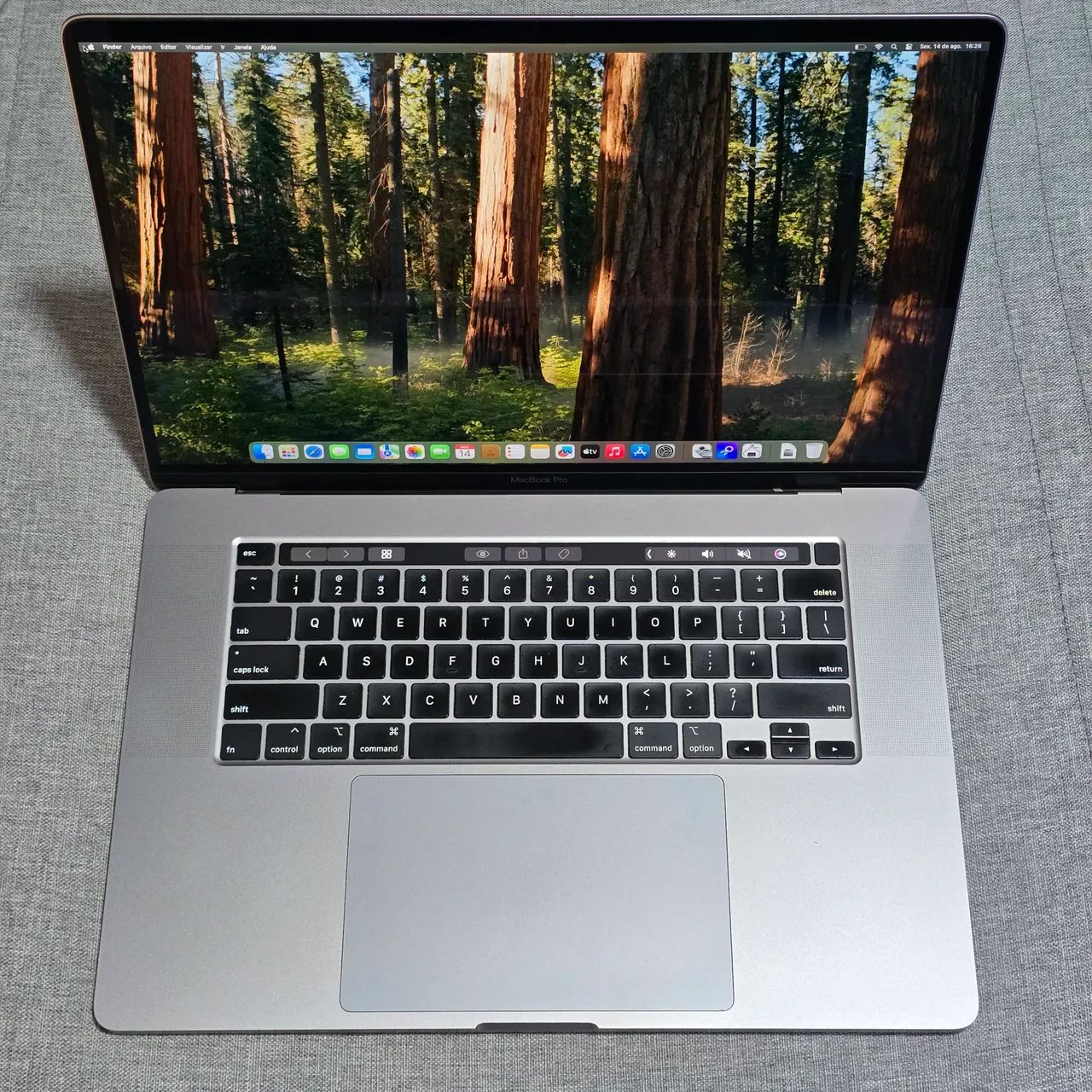MacBook Pro 16" 2019 Core i7 16GB RAM 512 SSD AMD Radeon Pro