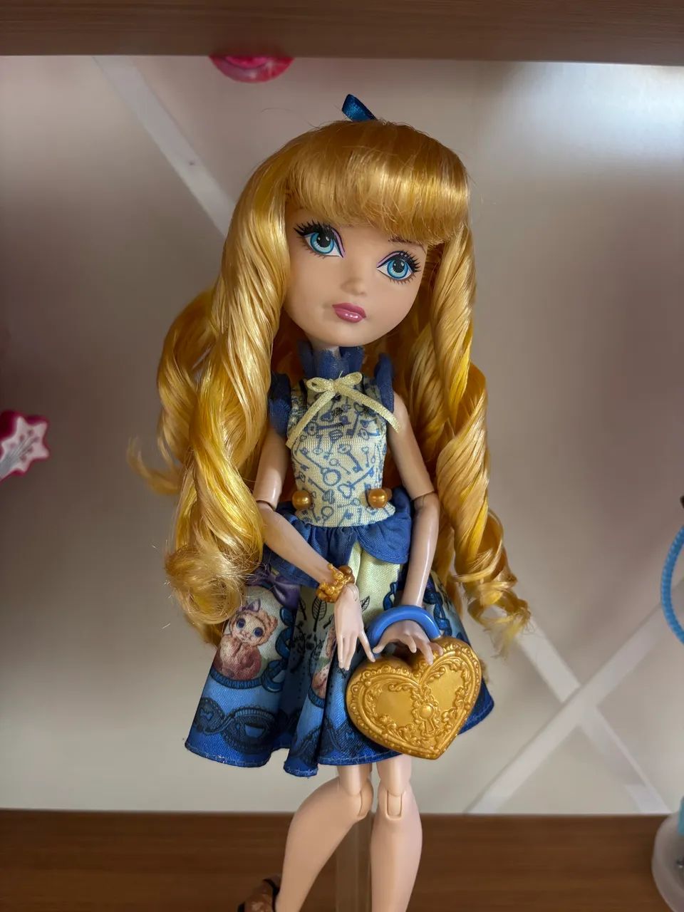 Boneca Blondie Locks - Ever After High 