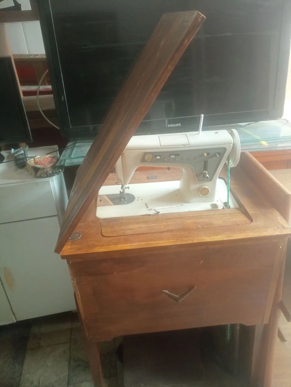 Máquina Singer antiga funciona perfeitamente raridade! - Foto 4