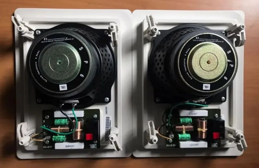 Par de Caixas de embutir jbl sp6 - Foto 2