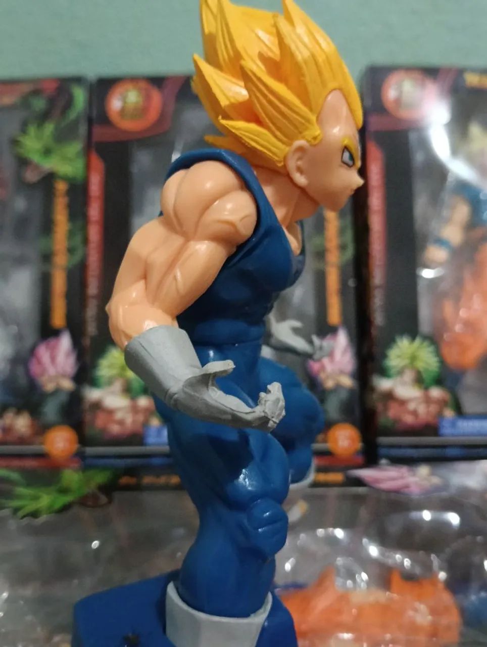 Majin Vegeta SSJ 2 Estatueta - Foto 5