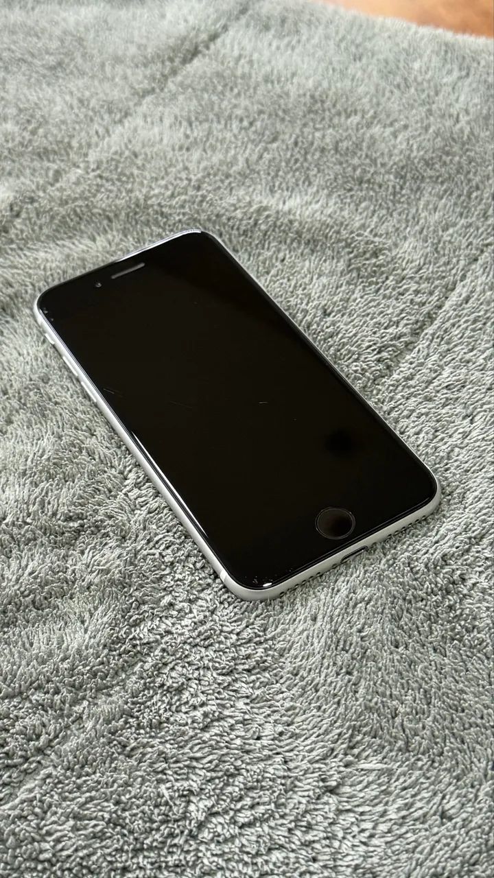 iPhone SE 64gb com nota fiscal e caixa - Foto 2