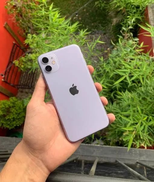 Vendo ou troco iPhone 11 em perfeito estado - Foto 2