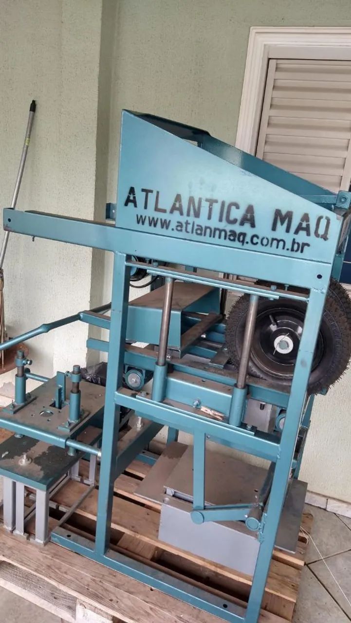 MÁQUINA DE BLOCO