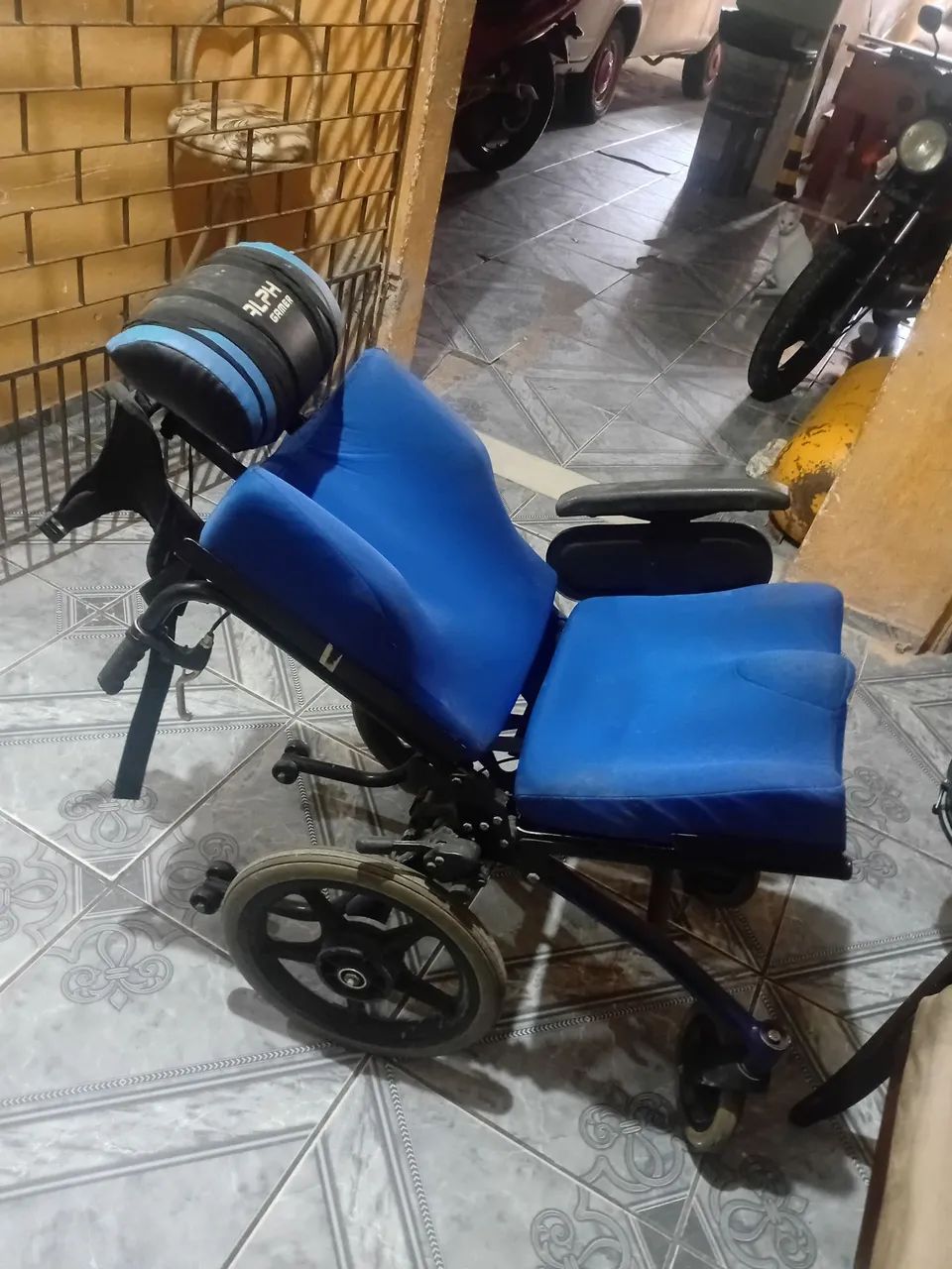 Cadeira de rodas articulada  - Foto 2