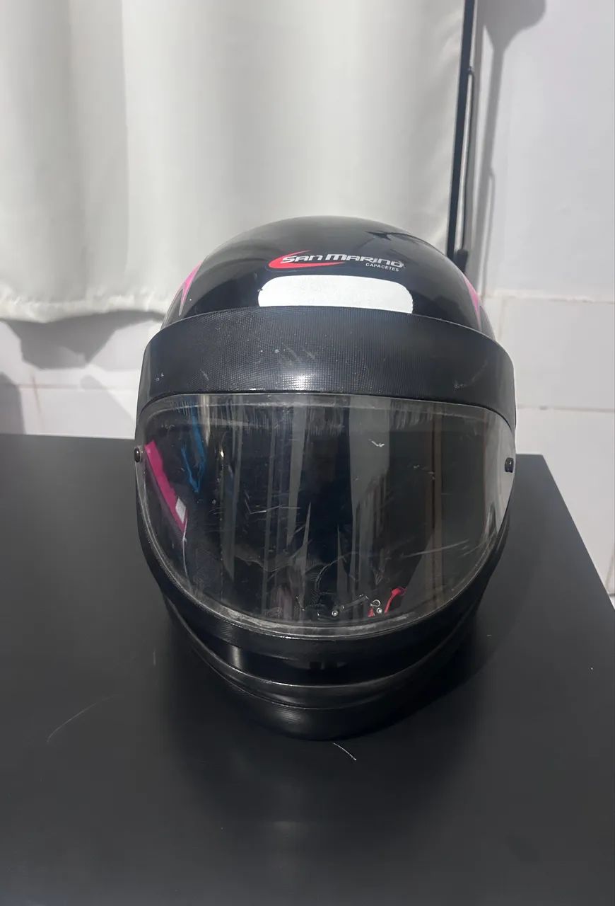 Capacete Preto com Rosa -  Marca San Marino  - Foto 2