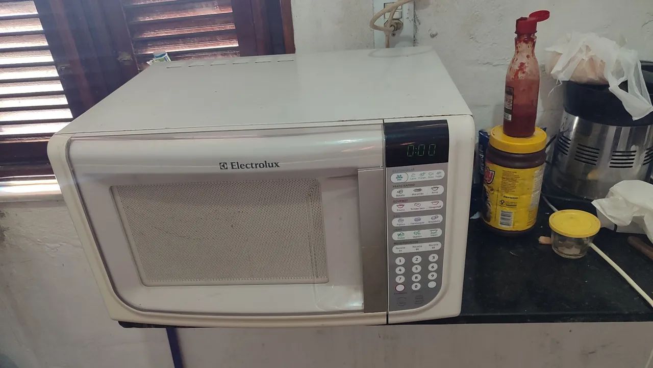 Vendo microondas Electrolux 30 litros - Foto 4