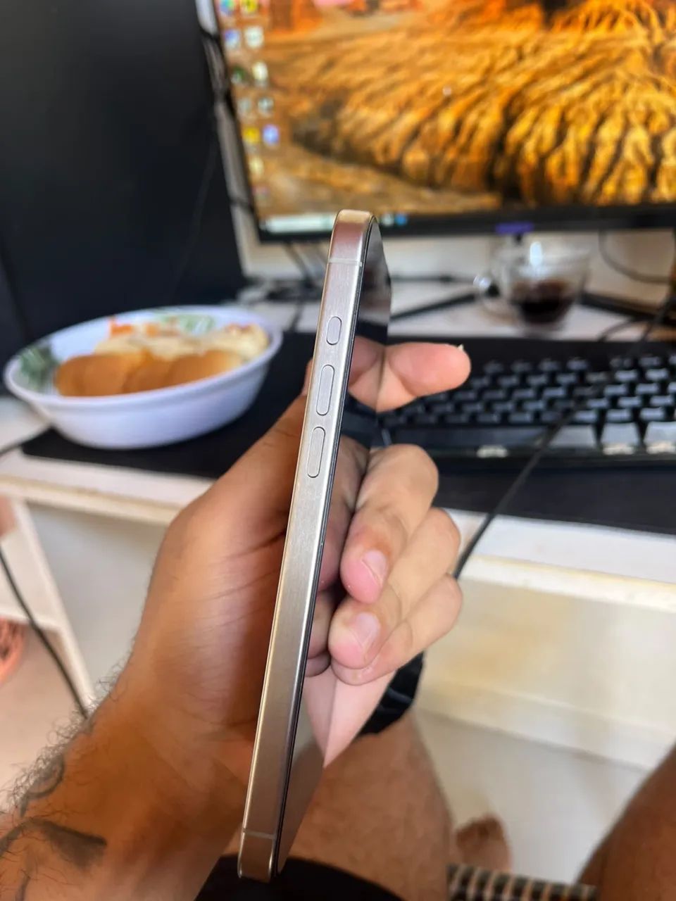 IPHONE 15 PRO MAX 256gb COM CAIXA - Foto 3