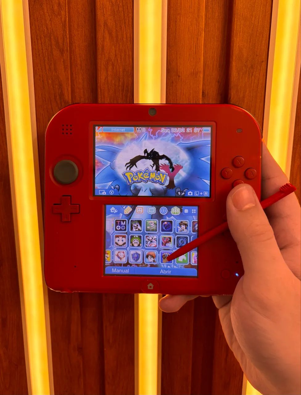 Nintendo 2ds edição Mario kart + caixa e manuais + muitos jogos Pokémon Zelda Mario  - Foto 2