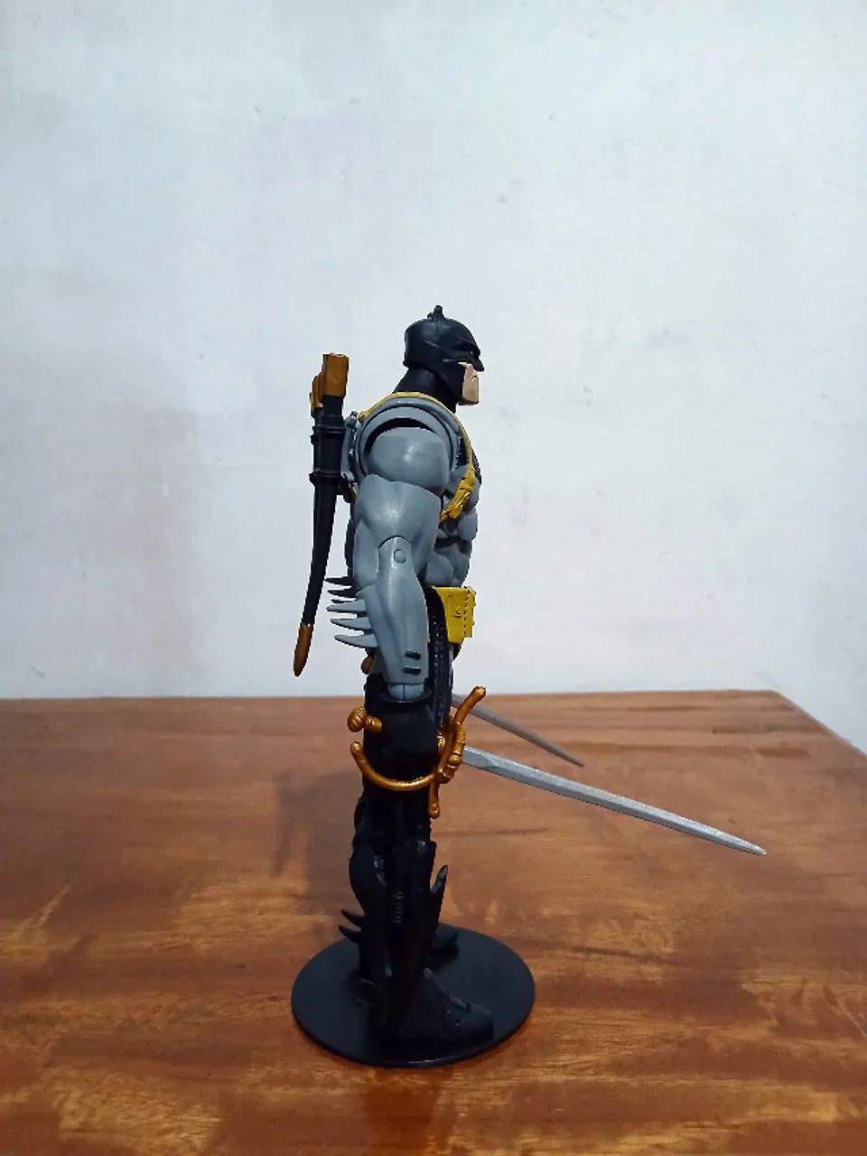 Batman Curse of The White Knight Mcfarlane DC - Foto 4
