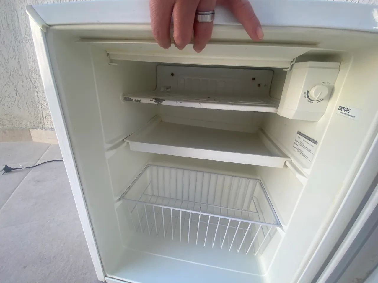 Frigobar Consul 80 Litros Compacto - 127V (Gelando Perfeitamente) - Foto 4