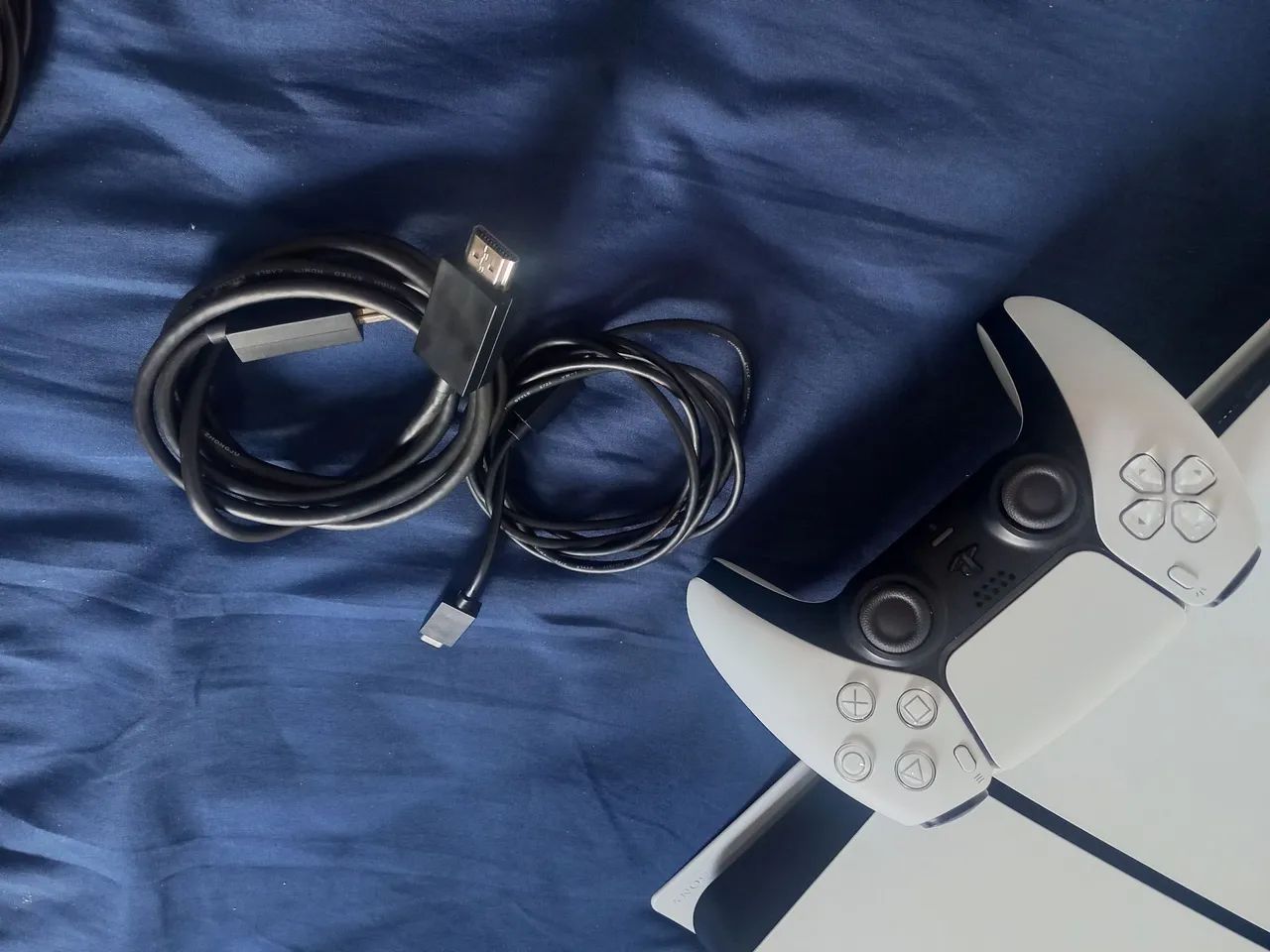 Playstation 5 Slim 825GB 2 meses de uso - Foto 3