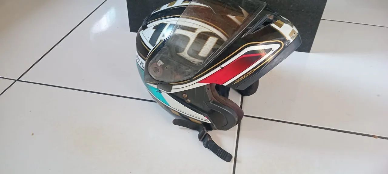 Capacete quebra galho 