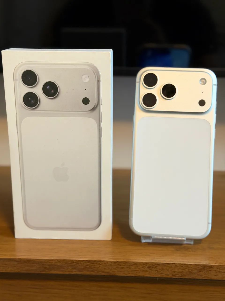iPhone 17 Pro Max 256GB - Silver | Estado de Novo - Celulares e