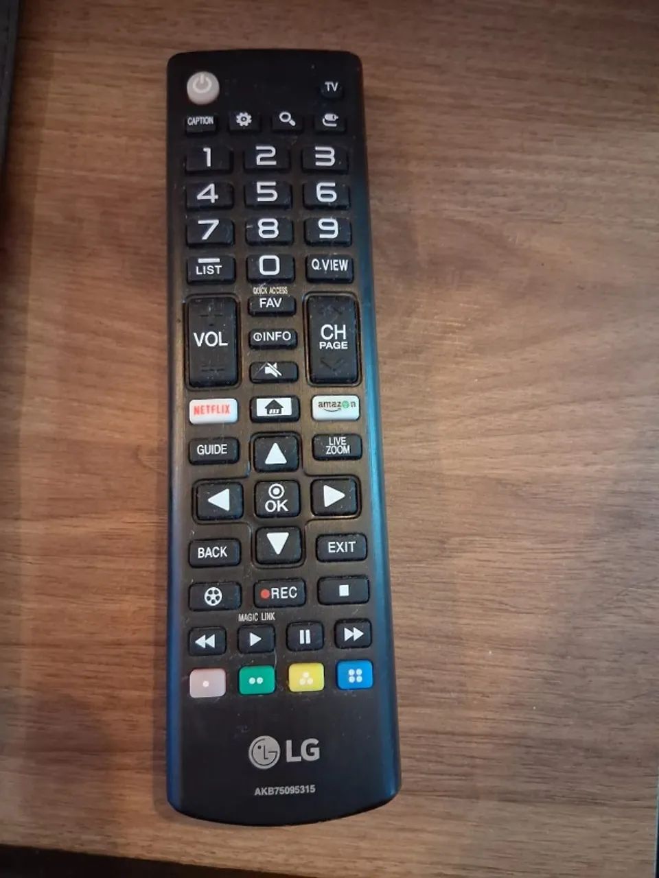 TV / Monitor Smart LG 28 Polegadas incluso Suporte para Escrivaninha e Tela Privacidade - Foto 4
