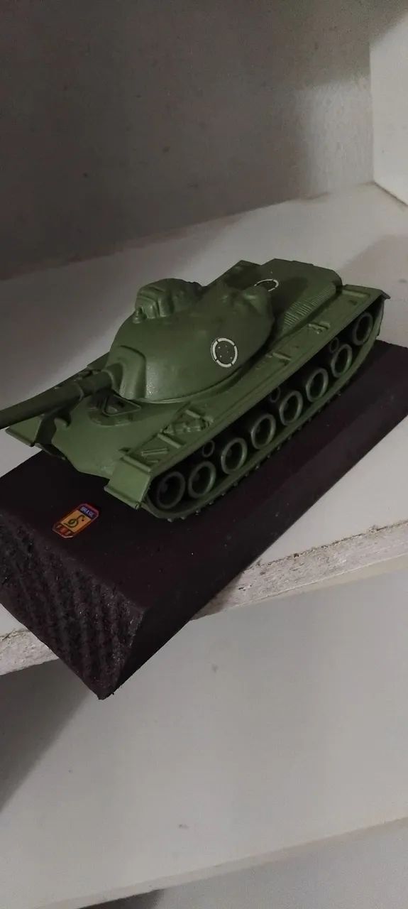 Miniatura tanque FEB