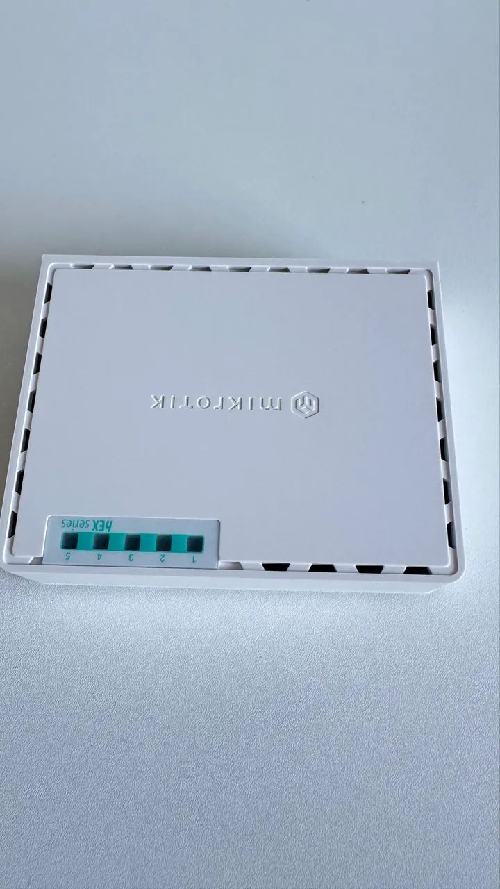 Mikrotik RB750Gr3 - Foto 2