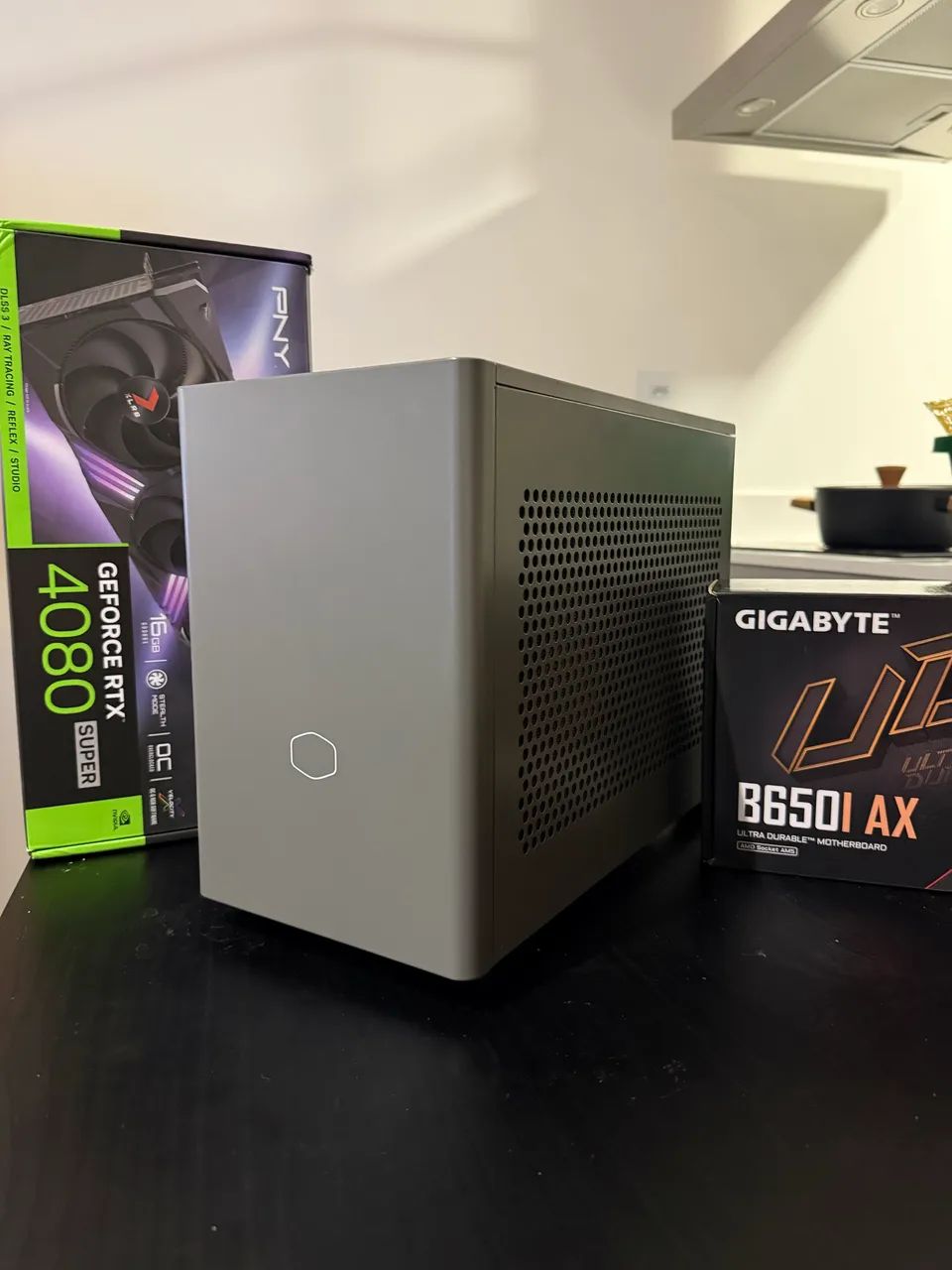 PC RTX 4080 Super Ryzen 7800X3D 32GB 2TB M-ITX  - Foto 3
