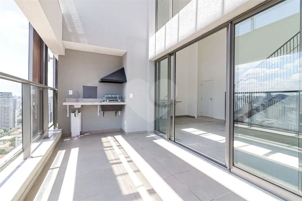Cobertura duplex à venda em Pinheiros