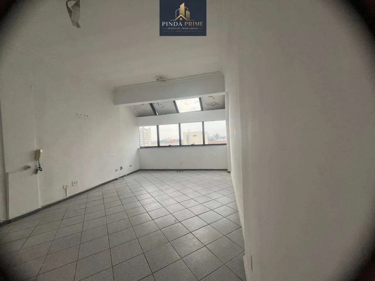 Sala comercial no Edifício Cozzi com 40m2 no centro de Pindamonhangaba. - Foto 5