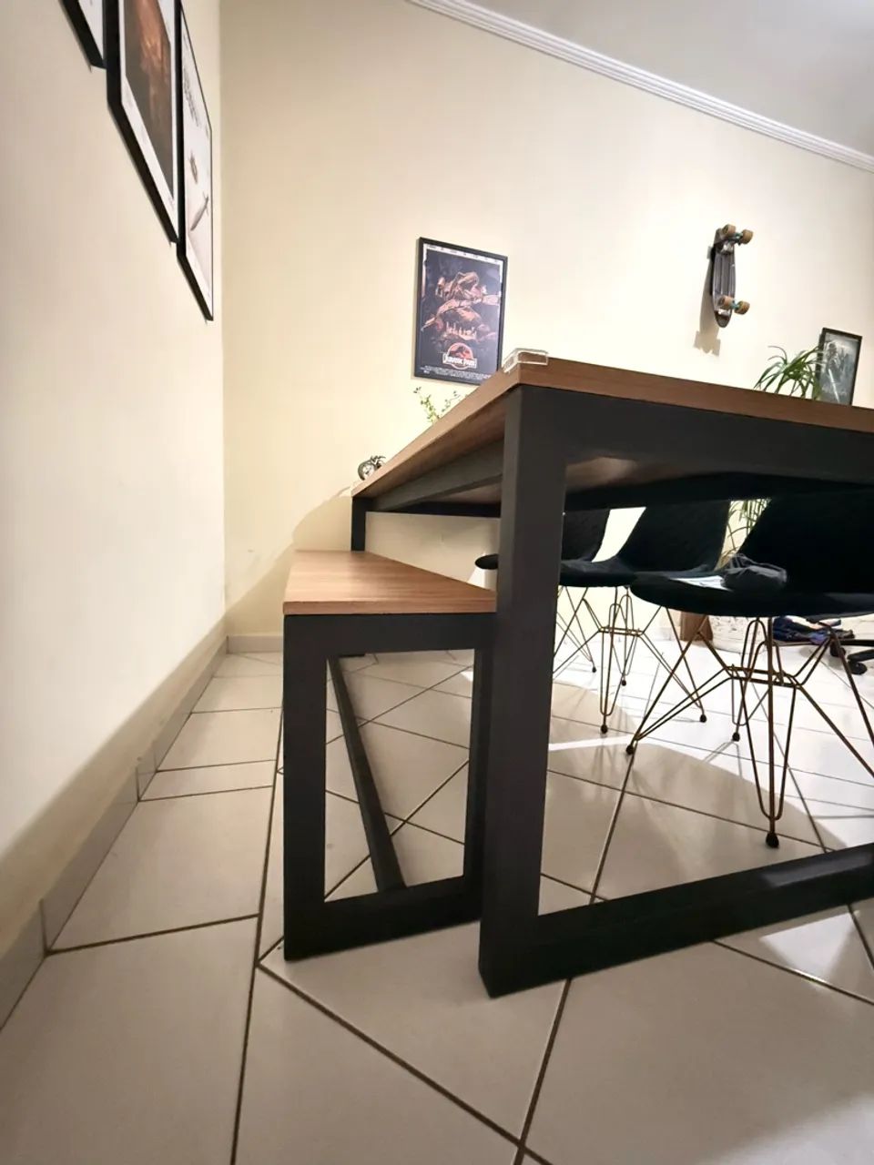 Mesa de jantar + 3 cadeiras almofadadas + banco - Foto 4