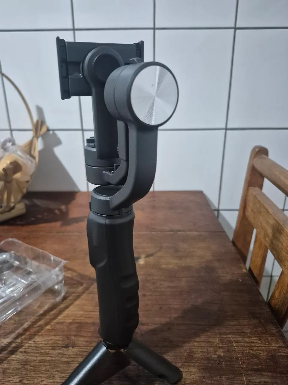 Estabilizador de câmera de celular 3-axis gimbal - Foto 3