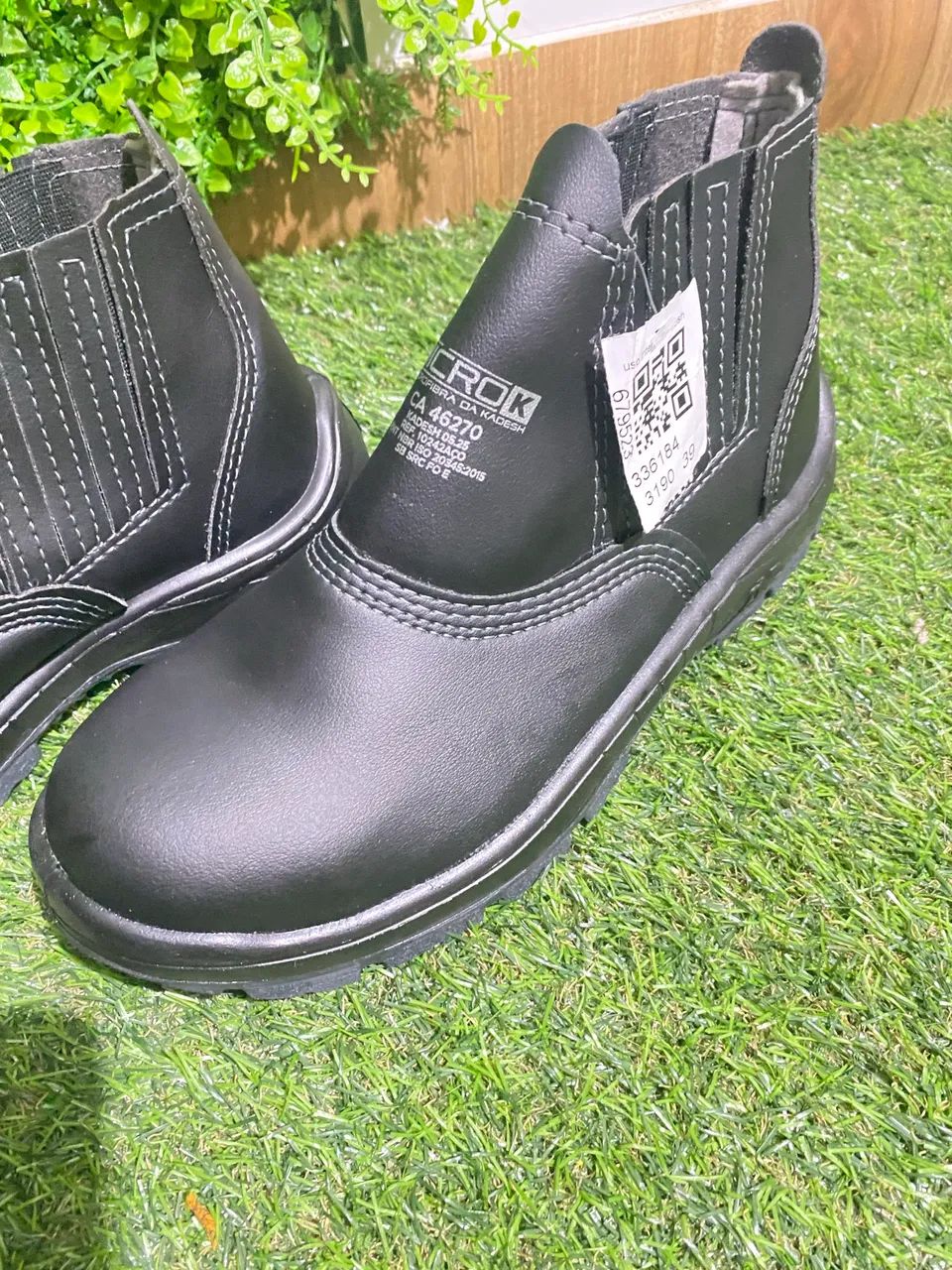 Bota para trabalho bico pvc - Foto 2