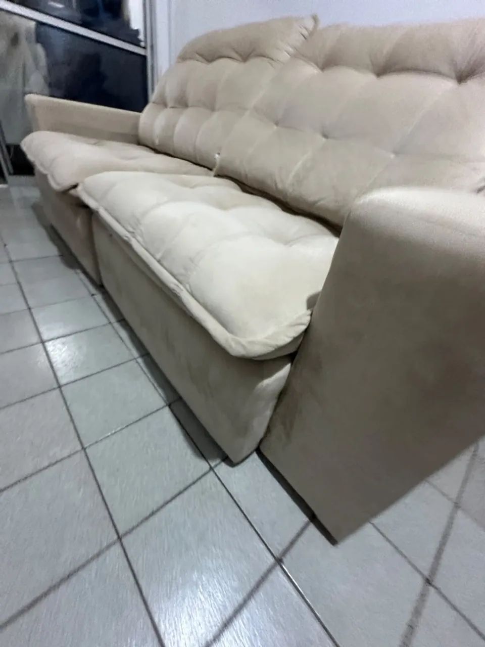 Sofá Retrátil e Reclinável Bege - 3 Lugares - Foto 4