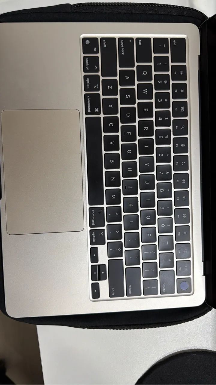 MacBook M 2  - Foto 4